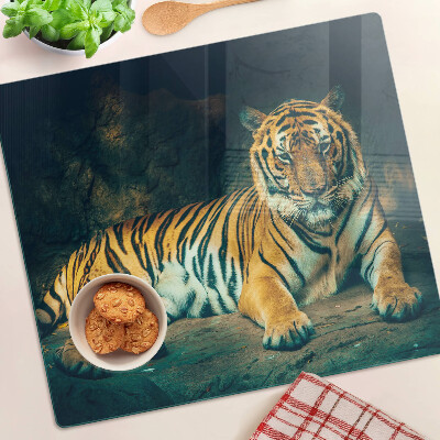 Steklena podloga za rezanje Tiger leži na skalah