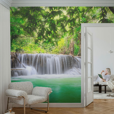 Fototapeta za spalnico z motivom gozdnega slapa