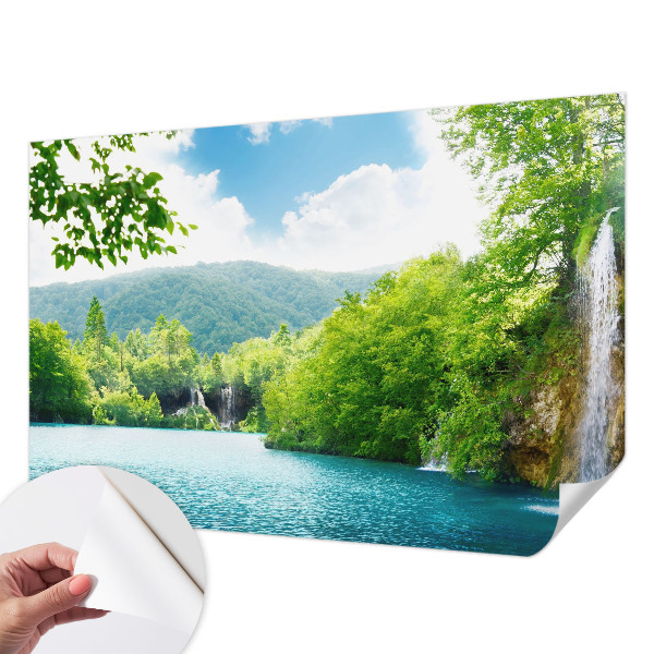 Otroška fototapeta z motivom naravnega slapa