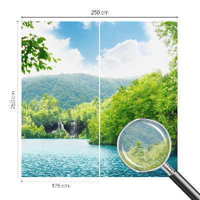 Otroška fototapeta z motivom naravnega slapa