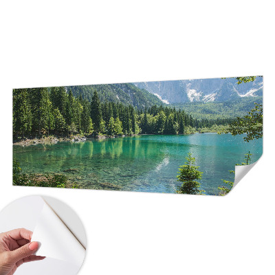 Samolepilna fototapeta za spalnico z motivom zelenega jezera