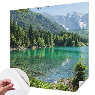 Samolepilna fototapeta za spalnico z motivom zelenega jezera
