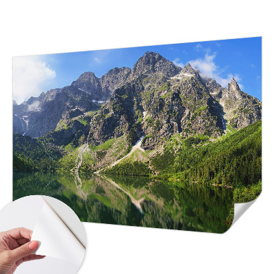 Fototapeta za otroško sobo s sličicami gora v nežnih barvah