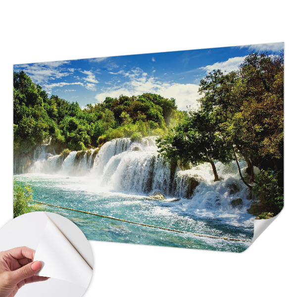 Fototapeta za otroško sobo z motivom osupljivega slapa