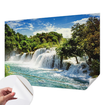 Fototapeta za otroško sobo z motivom osupljivega slapa
