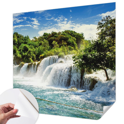 Fototapeta za otroško sobo z motivom osupljivega slapa