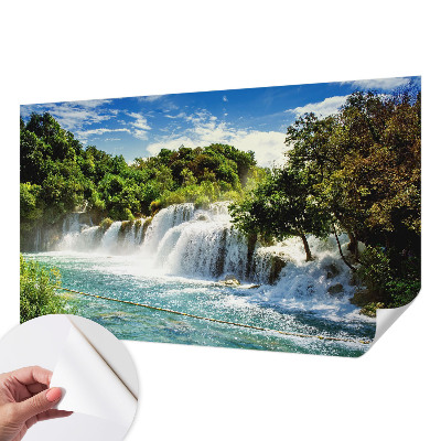 Fototapeta za otroško sobo z motivom osupljivega slapa