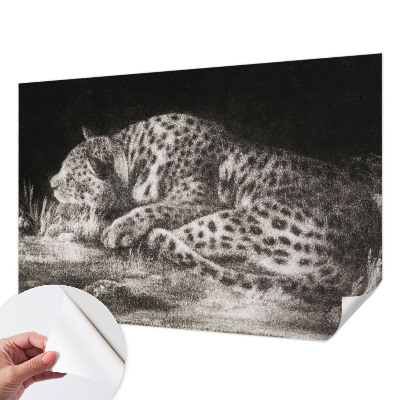 Samolepilna fototapeta za dnevno sobo z motivom leoparda, počivajočega v naravni barvni paleti