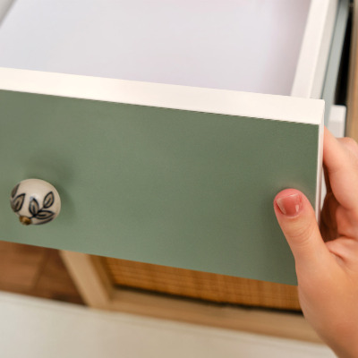 Samolepilna tapeta za pohištvo Utišano zelena