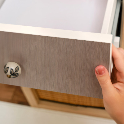 Samolepilna folija za pohištvo Rjave črte