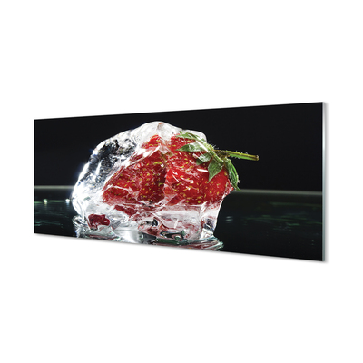 Slika na steklu Strawberry v ledeni kocki
