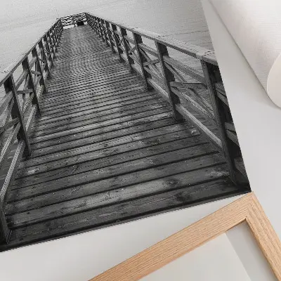 Premium stenski plakat črno-bela minimalistična pokrajina pomola z mirno vodo
