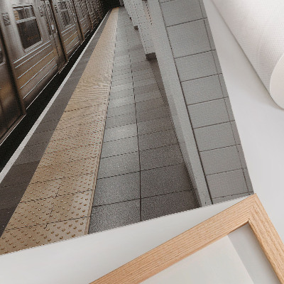 Umetniški tisk na platno Sodobna metro platforma, dinamičen arhitekturni prostor