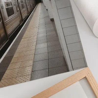 Umetniški tisk na platno sodobna metro platforma kot dinamičen arhitekturni prostor