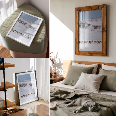 Premium stenski plakat Severni jeleni na ozadju zimske gorske pokrajine