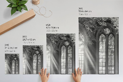 Eleganten plakat za dnevno sobo Stara gotska okna, svetloba, pušča skrivnost