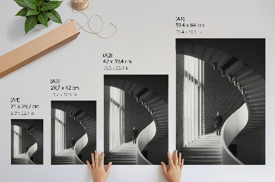 Umetniški tisk na platno Spiralno stopnišče iz opeke, minimalizem, kontrast