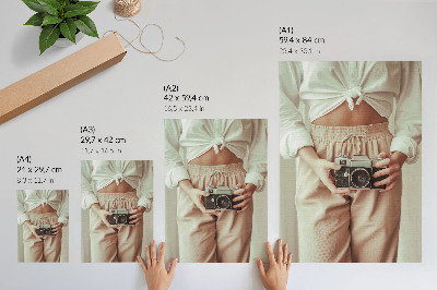 Premium stenski plakat Oseba retro fotoaparat svetla tkanina eleganca