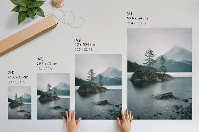 Premium stenski plakat z motivom gora, jezera in megle za mirno harmonijo narave