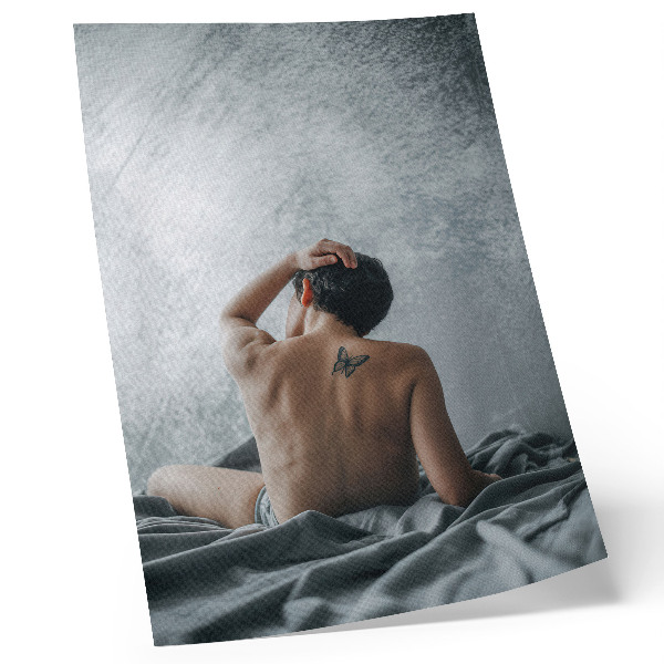 Eleganten plakat za dnevno sobo Minimalistična gola v odtenkih sive
