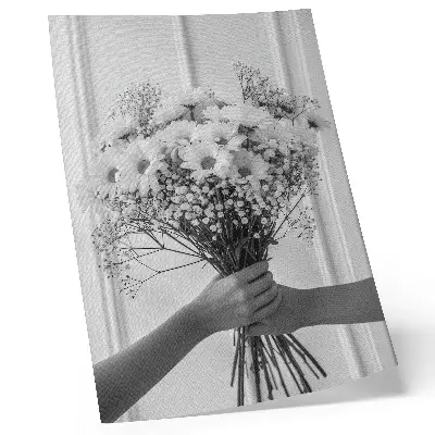 Eleganten plakat za dnevno sobo z motivom nežnega minimalističnega cvetja za eleganco in subtilnost