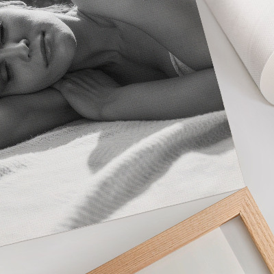 Premium stenski plakat Eleganten portret ženske v črno-beli tehniki