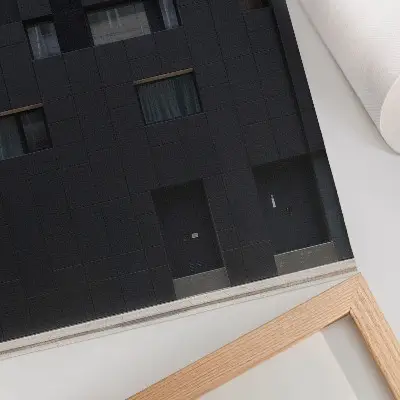 Premium stenski plakat minimalistična fasada z geometrijskimi oblikami v harmoniji