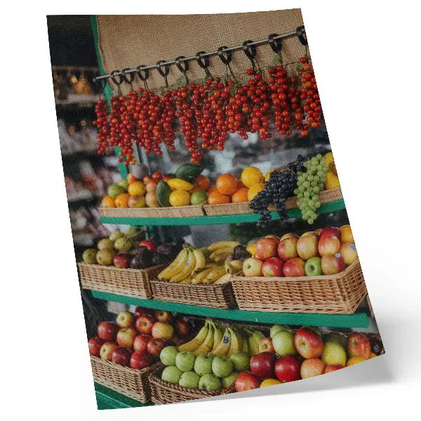 Plakat barvito sadje, vonj tradicije in vzdušje narave
