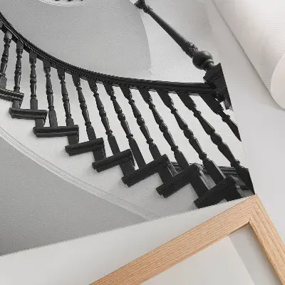Umetniški tisk na platno spiralno stopnišče v črno-beli elegantni moderni izvedbi