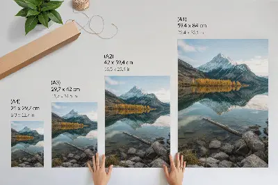 Premium stenski plakat z motivom gora, jezera, dreves in mirnega odseva v naravi