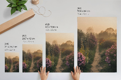 Eleganten plakat za dnevno sobo Očarljiva vrtna pot, rože, jutranja megla