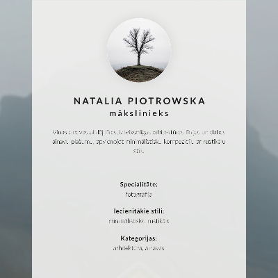 Plakat Rumena hiša megla gore mirno vzdušje