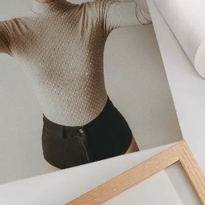 Plakat retro eleganca cilindra v minimalističnem slogu