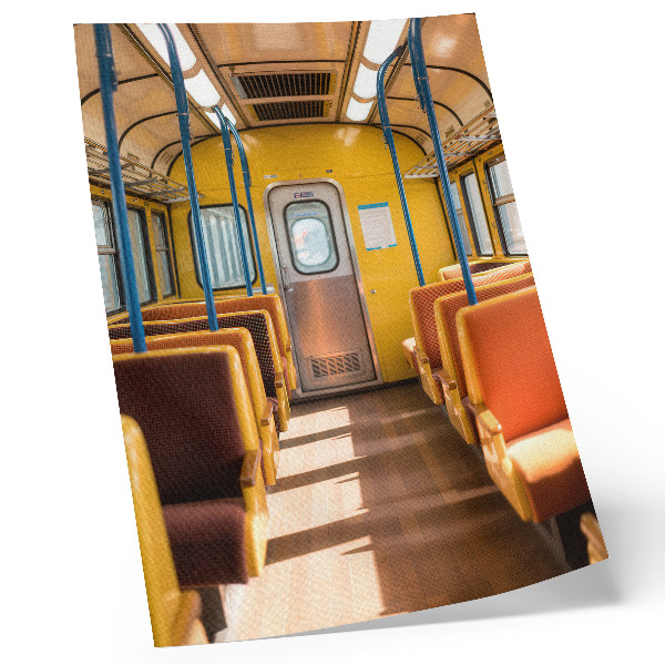 Plakat Rumena notranjost vagona z oranžnimi sedeži