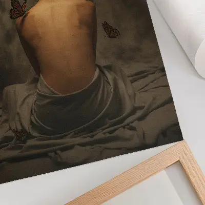 Eleganten plakat za dnevno sobo z motivom nežnih metuljev za pridih elegance in miru