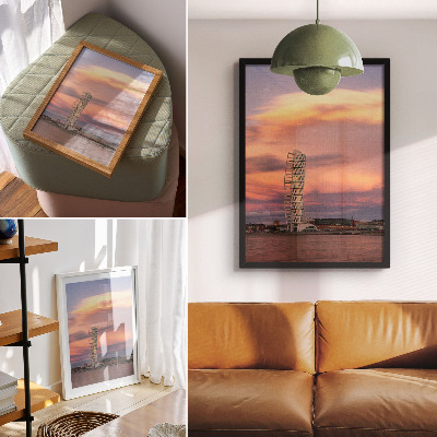 Premium stenski plakat Sodoben stolp pastelno nebo sončni zahod