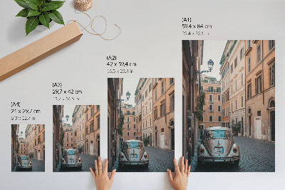 Premium stenski plakat Ulica z avtomobilom, klasična arhitektura