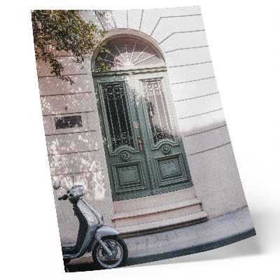 Premium stenski plakat Elegantna fasada z zelenimi vrati in skuterjem