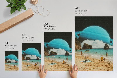 Eleganten plakat za dnevno sobo Plaža s planetom nad vodo na sončen dan