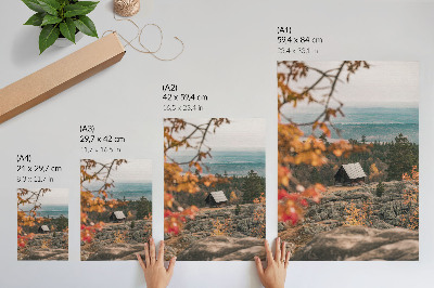 Plakat Hiša na skali med drevesi jeseni, mirna narava