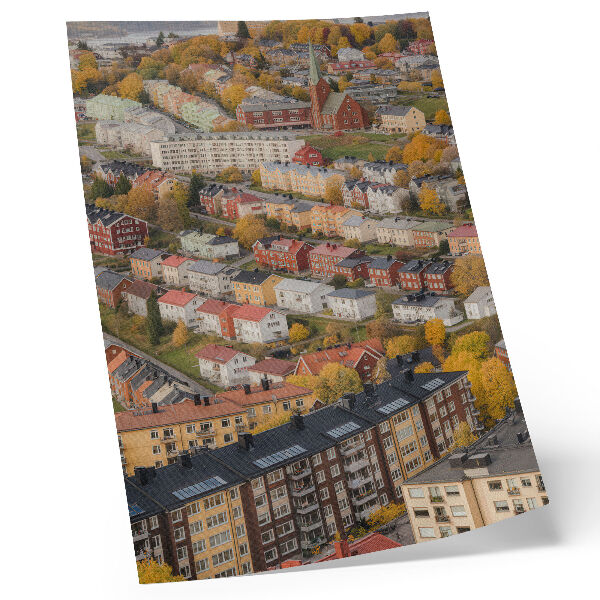 Eleganten plakat za dnevno sobo Barvite stavbe na vijugastih ulicah
