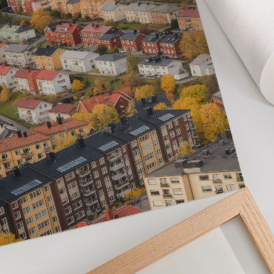 Eleganten plakat za dnevno sobo Barvite stavbe na vijugastih ulicah