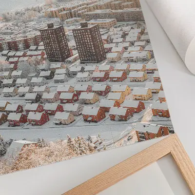 Zimska pokrajina s zasneženimi hišami eleganten plakat za dnevno sobo