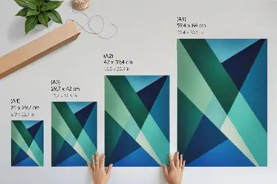 Premium stenski plakat z zelenimi in modrimi trikotniki različnih intenzivnosti