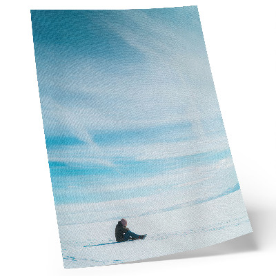 Premium stenski plakat Modro nebo nad zasneženo pustinjo, tišina in prostor
