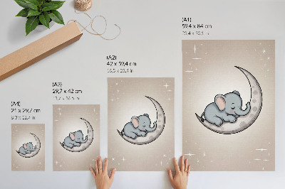 Premium stenski plakat Simpatičen slon na luni, obdan z zvezdami