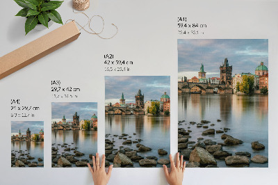 Plakat Slikovita panorama mesta z mostom čez reko
