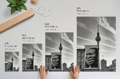 Premium stenski plakat Mesto z muralom in televizijskim stolpom
