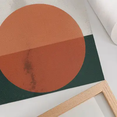 Plakat ptice v letu z minimalističnim oranžnim krogom