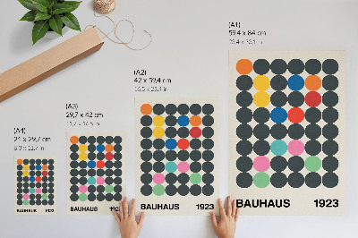 Eleganten plakat za dnevno sobo Geometrični črni krogi, živahne barve, navdih Bauhausa